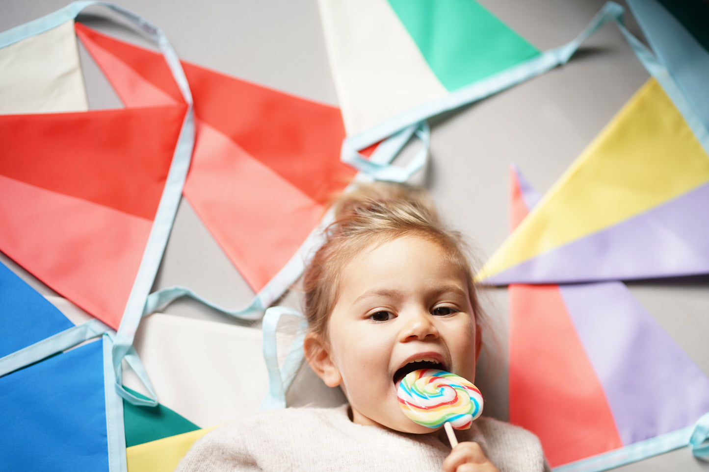 Engel - Garland Circus