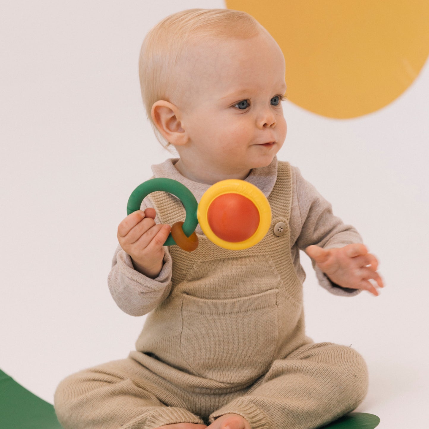 Oli & Carol - The Evolutive Rattle Toy